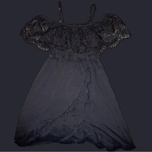 ARC1 | M 7-9 | NoBoundaries floral lace black off-the shoulder dress
